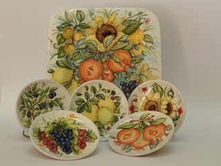 Piatti - Produzione artigianale in ceramica dipinta a mano.Tecnica: maiolica