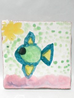 Mattonella 10x10 realizzata e dipinta a mano da bambini diversamente abili. Tecnica:maiolica