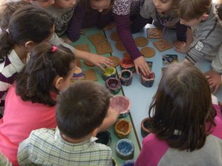 Corsi di ceramica per bambini -  decorazione - lavorazione dell'argilla - Scuola  - Vasto - Chieti - Abruzzo