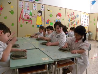 "Ceramicando" progetto didattico manipolativo realizzato all'interno della scuola materna "Gesù Bambino" di Lanciano nell'a.s.2009/2010 