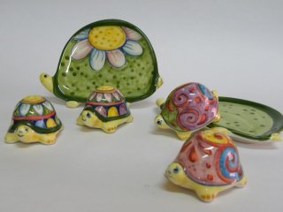 Sale e pepe - Produzione artigianale in ceramica dipinta a mano.Tecnica: maiolica