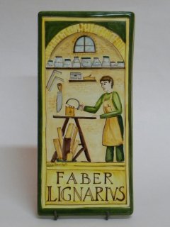 Mattonella con mestiere - Produzione artigianale in ceramica dipinta a mano.Tecnica: maiolica