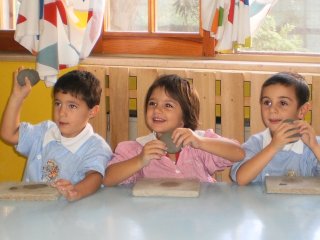 Corso di ceramica per bambini presso la scuola materna "Il Girotondo" di Vasto. Anno scolastico 2010-2011.