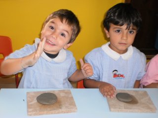 Corso di ceramica per bambini presso la scuola materna "Il Girotondo" di Vasto. Anno scolastico 2010-2011.