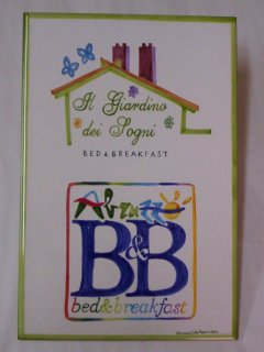 Insegne, pannelli e mattonelle in ceramica dipinte a mano per ristoranti, residence, bed and breakfast, negozi e pizzerie. Riproduzione e realizzazione di loghi aziendali su vari formati. Realizazzione di pezzi speciali e con argille refrattarie.