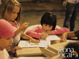 Notte Azzurra 2013 a Vasto - "Arte sotto le Stelle" laboratorio di ceramica per bambini a cura del laboratorio Creta Rossa di Vasto. Foto di Ludovica Meo, fonte www.zonalocale.it